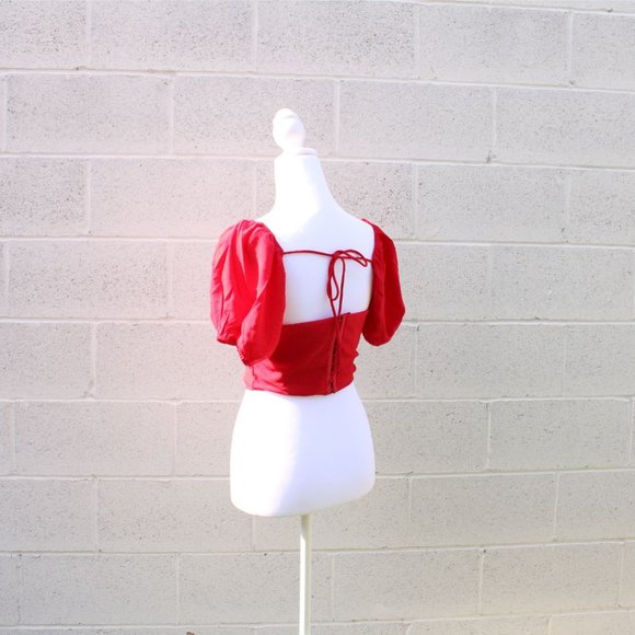Red crinkled short sleeve blouse with adjustable strap back eye and hook… - Picture 2 of 6
